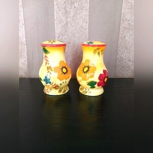 ONEIDA HAND PAINTED FLORAL SALT AND PEPPER SHAKERS